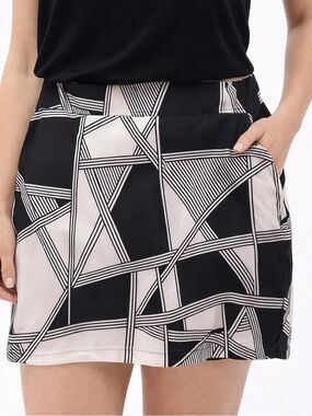 EP Pro Power play Stretch Black and White Golf / Pickleball Skort, Size 4